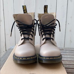 1460 pascal natural Doc Martens